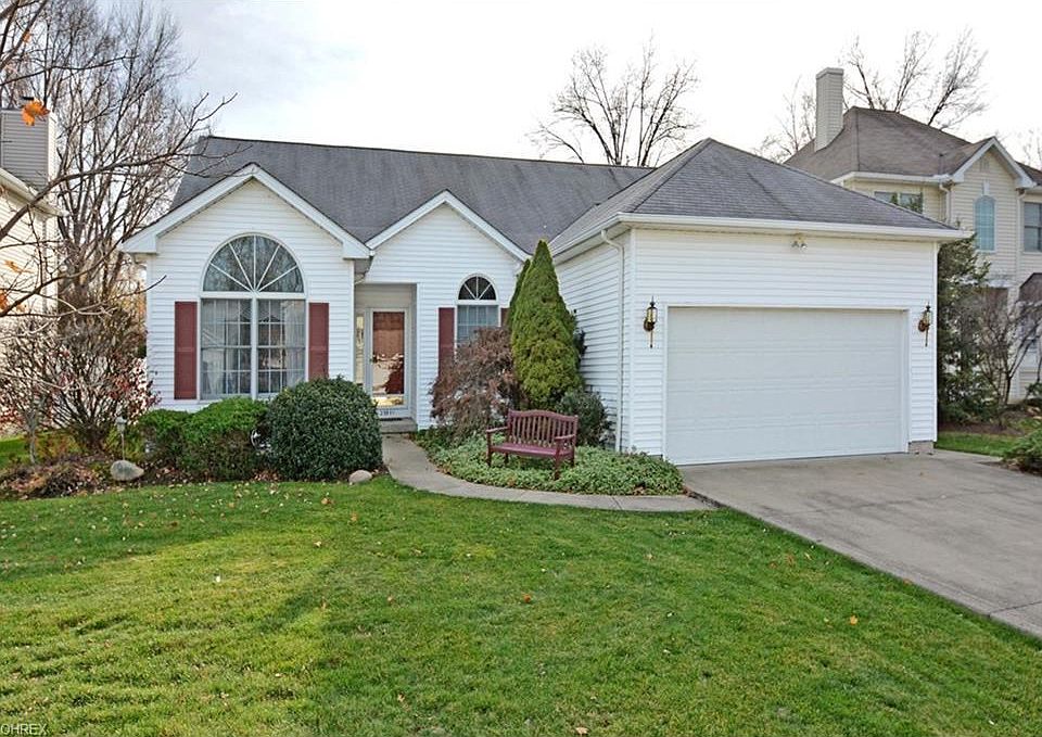 1st image of 23951 Beaumont Dr