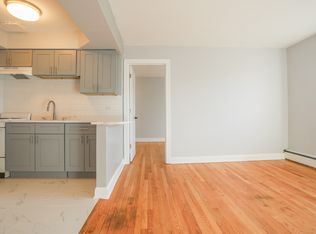 6112 N Kenmore Ave #212, Chicago, IL 60660