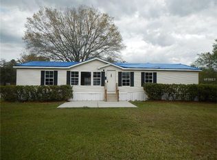 17901 Dogwood Dr, Lutz, FL 33558