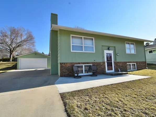 930 30th St NW, Rochester, MN 55901