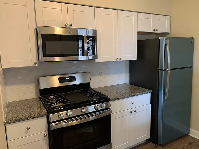 2636 N Leclaire Ave — Photo 12