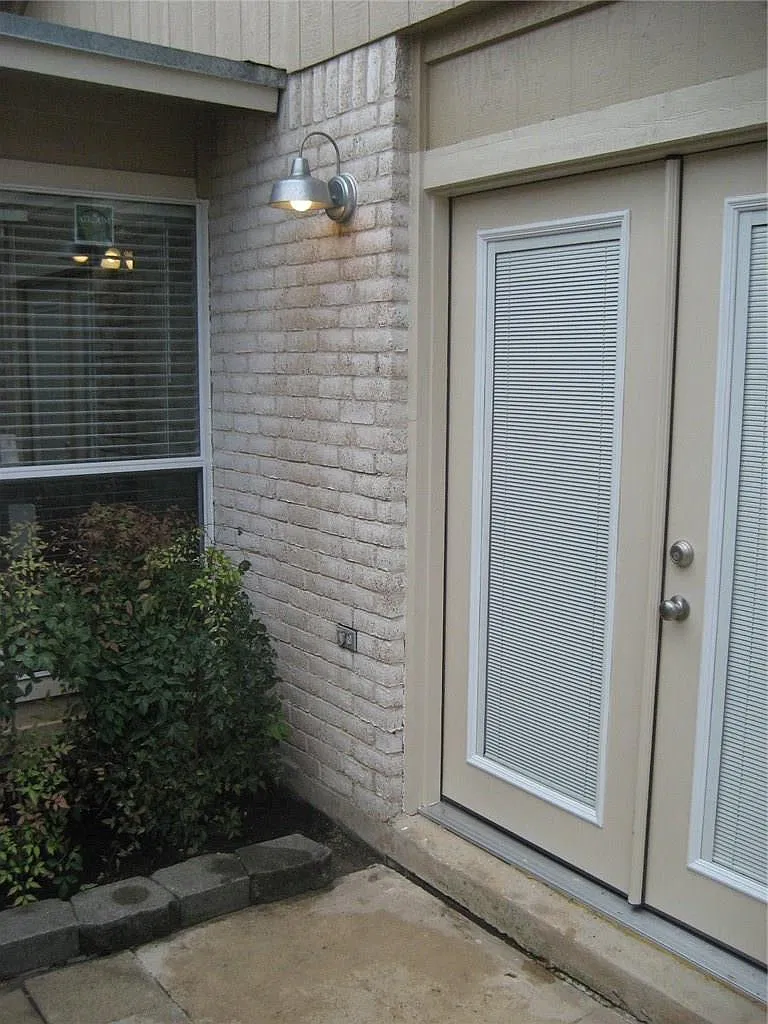 2 bed, 1.0 bath, 1661 sqft, $1,575 — Photo 4