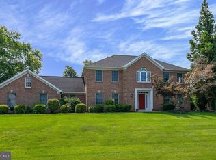 5 Scotland Dr, Reading, PA 19606