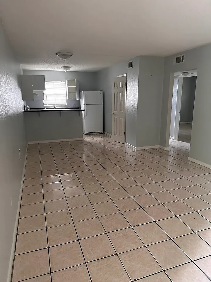 Parson's Green Courtyard Apartments — Photo 2