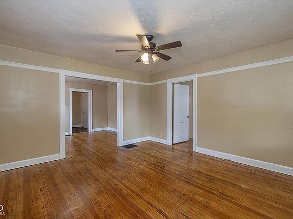 2nd image of 726 N Exeter Ave