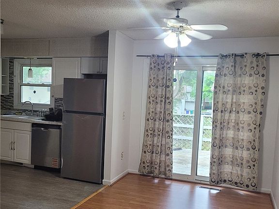 3rd image of 3554 Dove Dr