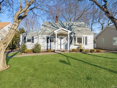 23 Harvard Street, Roslyn Heights, NY, 11577