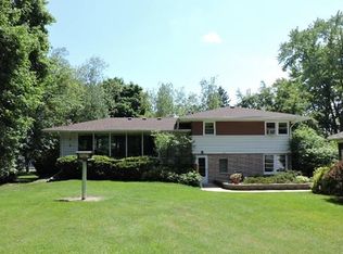 W6070 Hackbarth Rd, Fort Atkinson, WI 53538