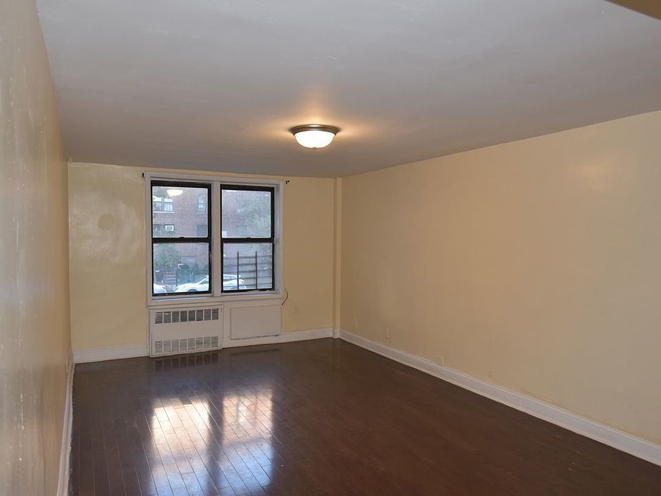 2nd image of 735 Ocean Ave APT 3B
