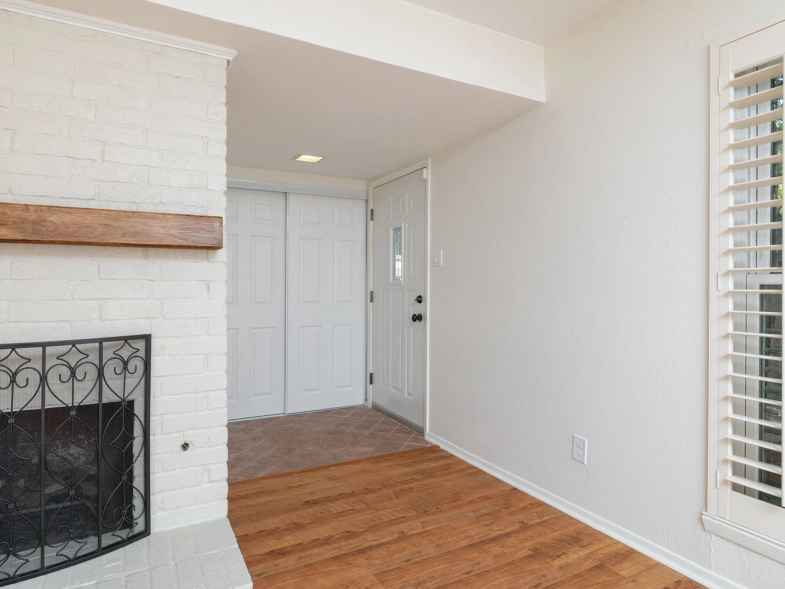 3 bed, 2.5 bath, 1872 sqft, $2,275 — Photo 3