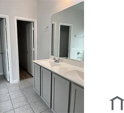 2082 Hartley Dr — Photo 2