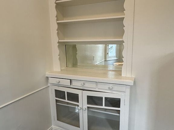 2nd image of 328 N Sycamore Ave #328
