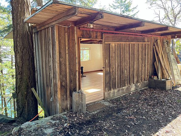 3rd image of 1106 Beach Ave