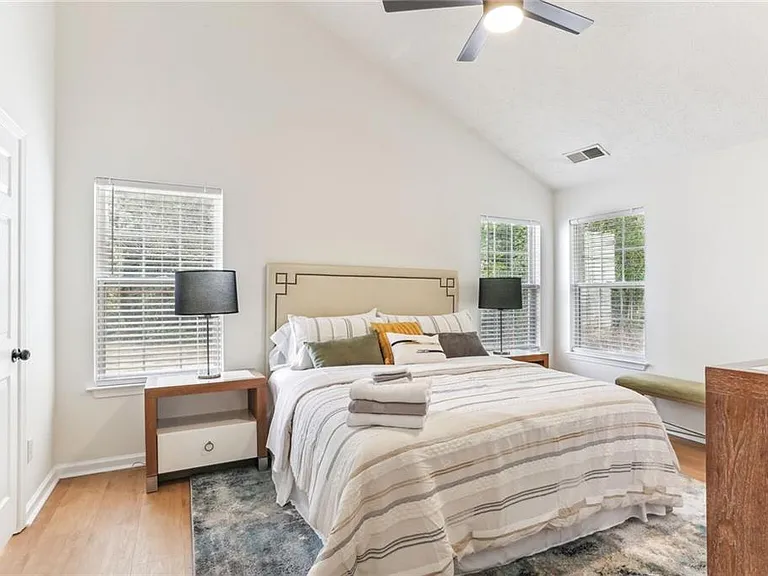 859 Springchase Dr — Photo 13