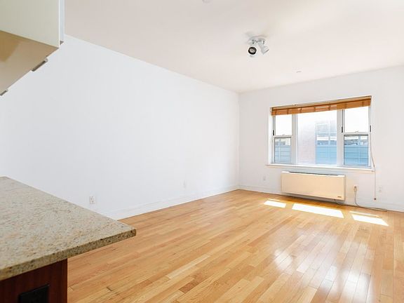 2nd image of 4126 27th St APT 6F