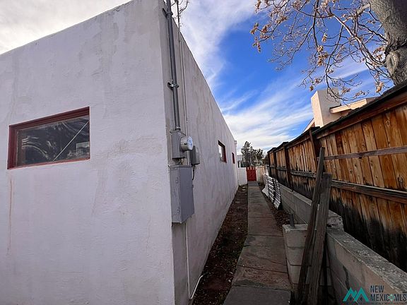 5th image of 807 N Foch St