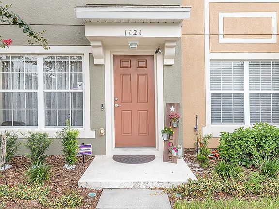 4th image of 1121 Pepperdine Ln