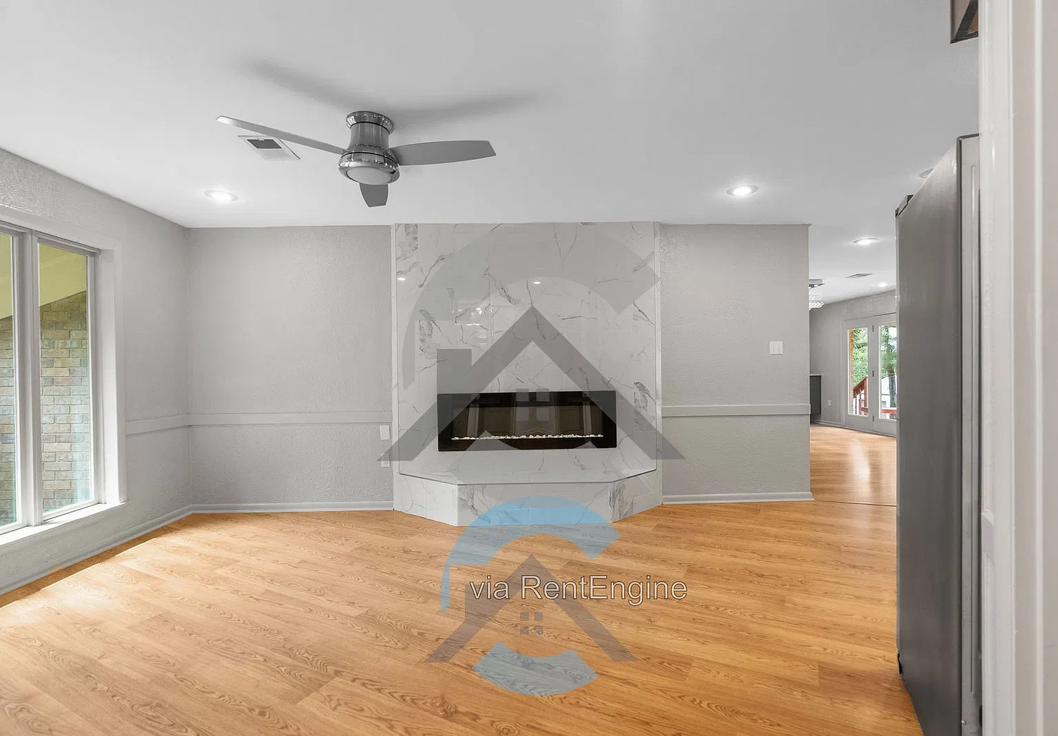 3 bed, 2.0 bath, 2247 sqft, $2,250 — Photo 2