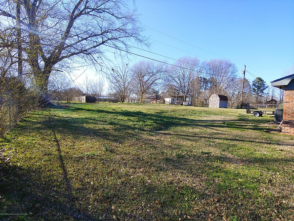 2nd image of 74 Sycamore Ln