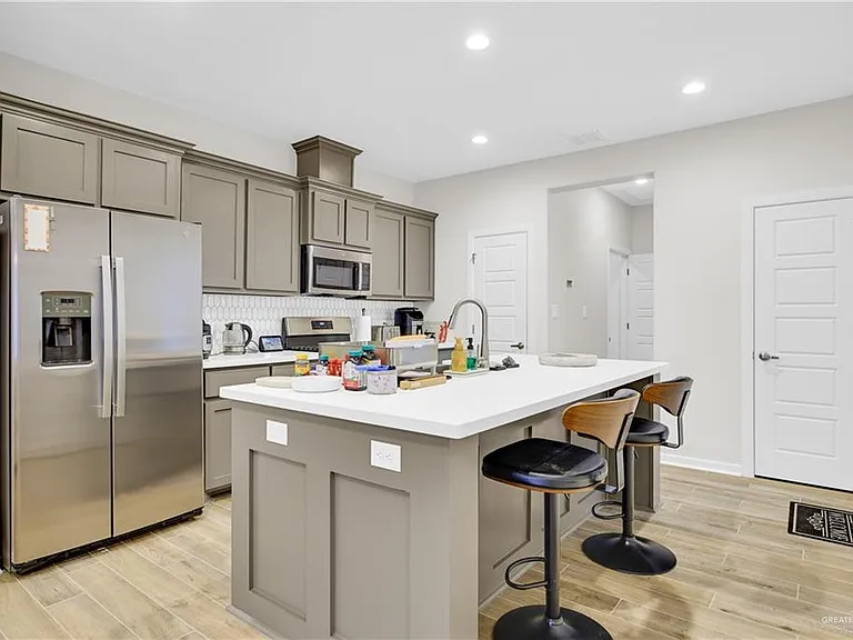 1409 Xavier Ave — Photo 6