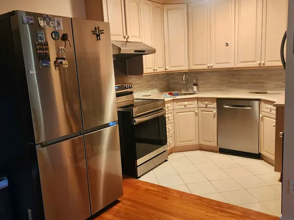 10 Williams St APT 75, Watertown, MA 02472
