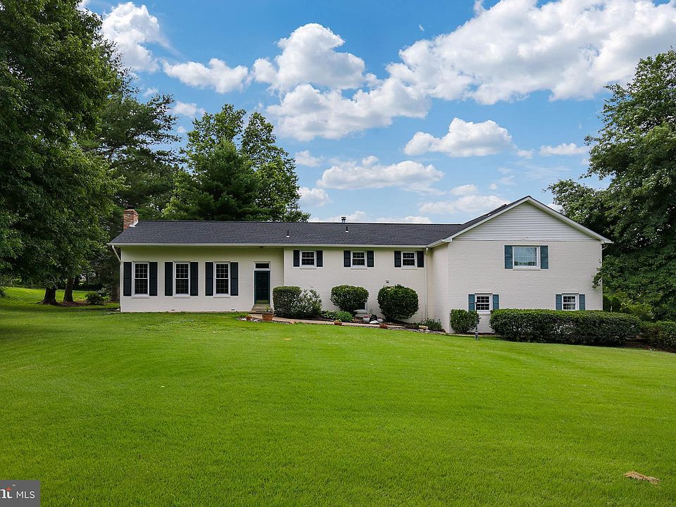 1st image of 3997 Greenville Dr