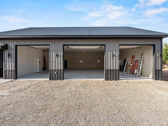 3rd image of 18321 Sunset Bay Ln