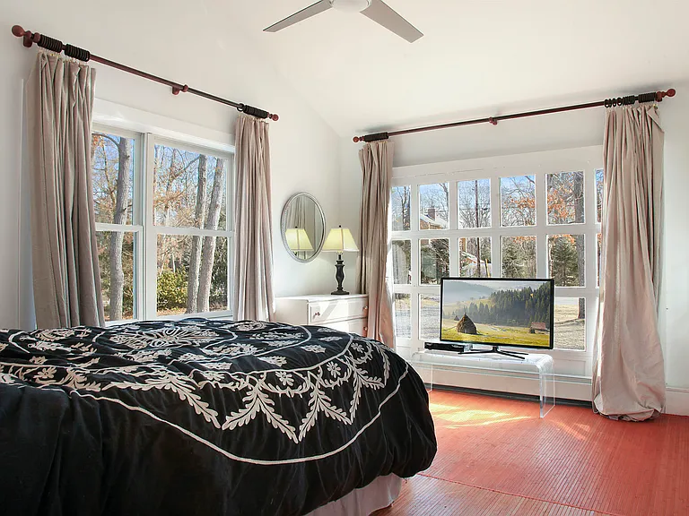 232 Norfolk Dr — Photo 25