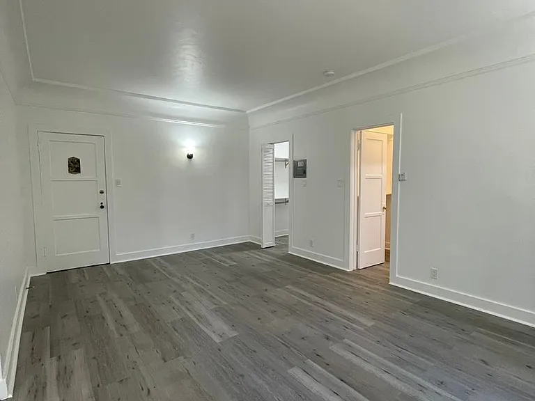 1355 N Gardner St — Photo 9