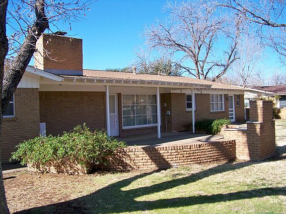 4th image of 900 NW 12th St