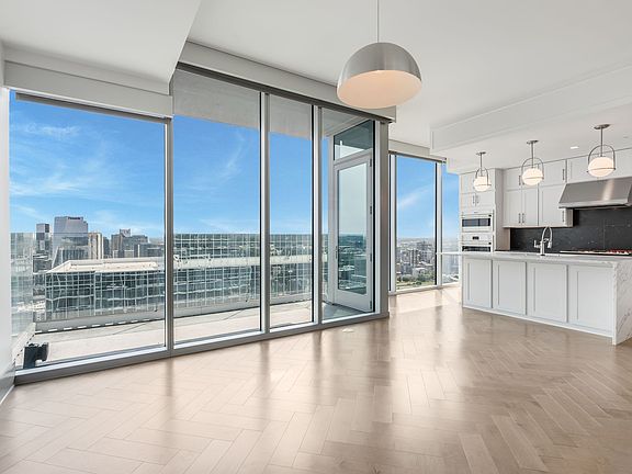 2nd image of 1616 W End Ave #3004