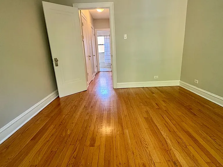 4310-16 N Keystone Ave — Photo 6