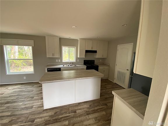 4th image of 730 E Deer View Cir