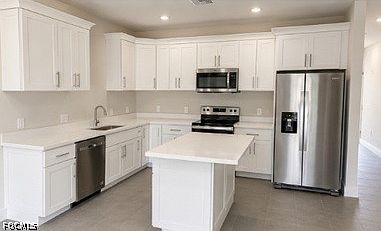 3rd image of 4548/4550 29th St SW