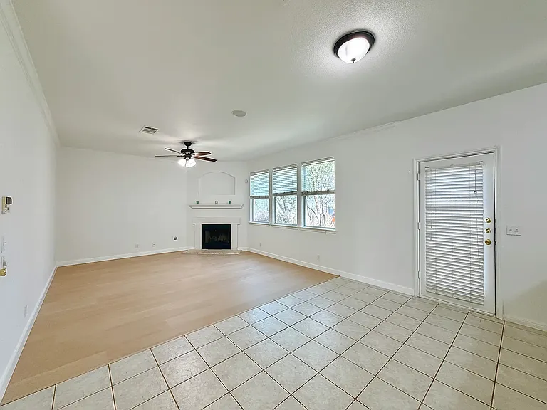 111 N Field St — Photo 6