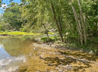 Davis Ln, Columbia, KY 42728