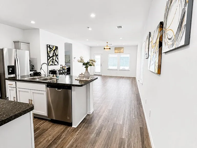 5710 Avalon Woods Dr — Photo 9
