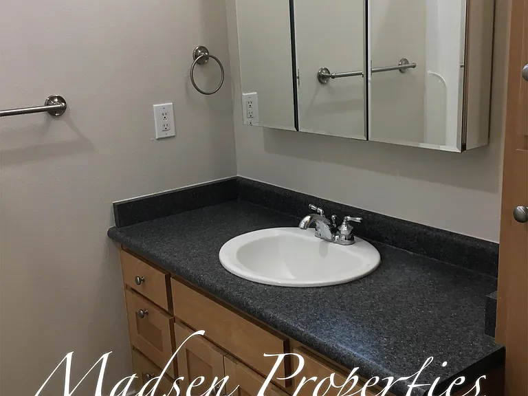 2188 Nord Ave — Photo 5