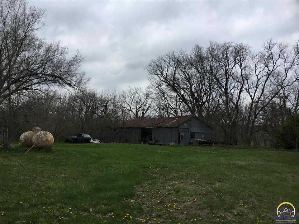 2nd image of 7747 NE Indian Creek Rd