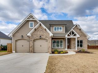 79 Bending Oak Dr, Chickamauga, GA 30707