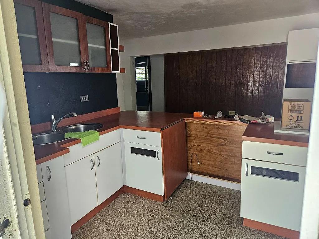 3 bed, 1.0 bath, 1365 sqft, $1,000 — Photo 4