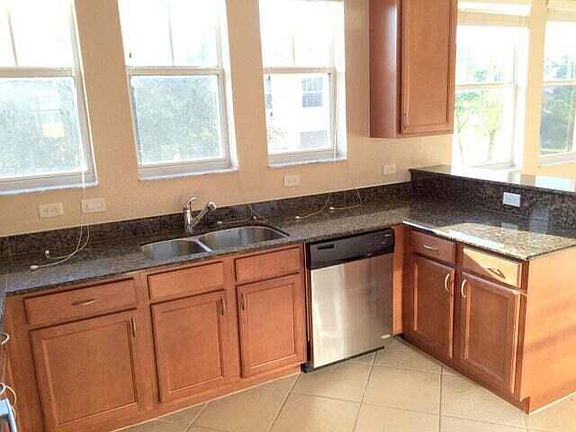4th image of 820 Millbrae Ct Unit 1