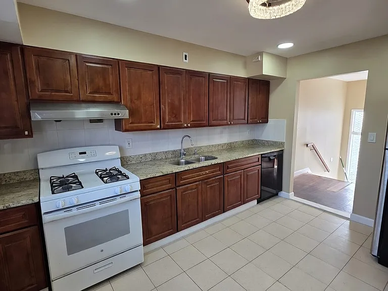 46 Radcliffe Rd #2 — Photo 10