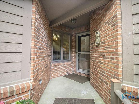 3rd image of 5072 Main St #5072