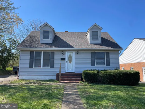 453 Woodford St, Fredericksburg, VA 22401