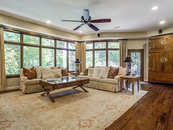 5th image of 4825 Crooked Ln