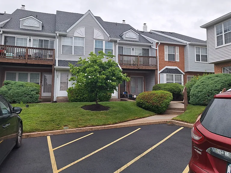 131 Wendover Dr — Photo 22