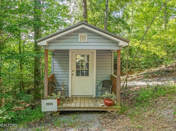 1901 Bootbluff Trl, Dandridge, TN 37725