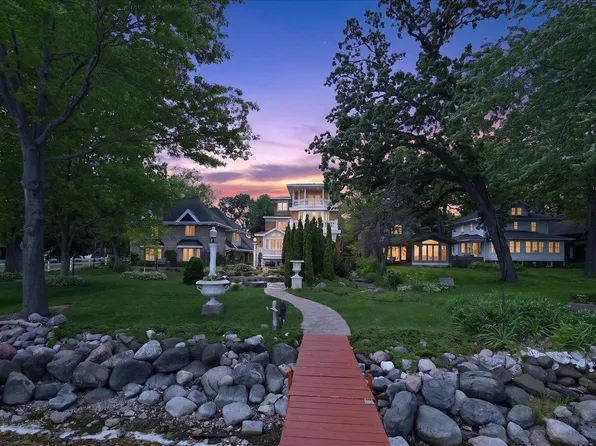 4523 Winnequah Rd, Monona, WI 53716
