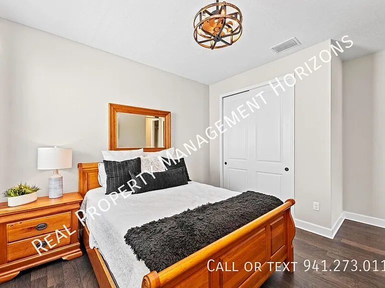 4430 Pond Brook Ct — Photo 49